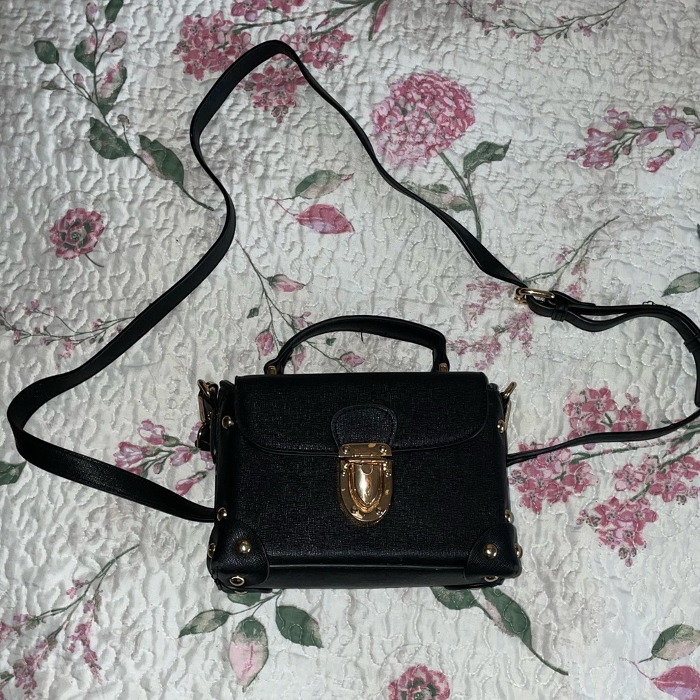 CUTE BLACK BOX BAG